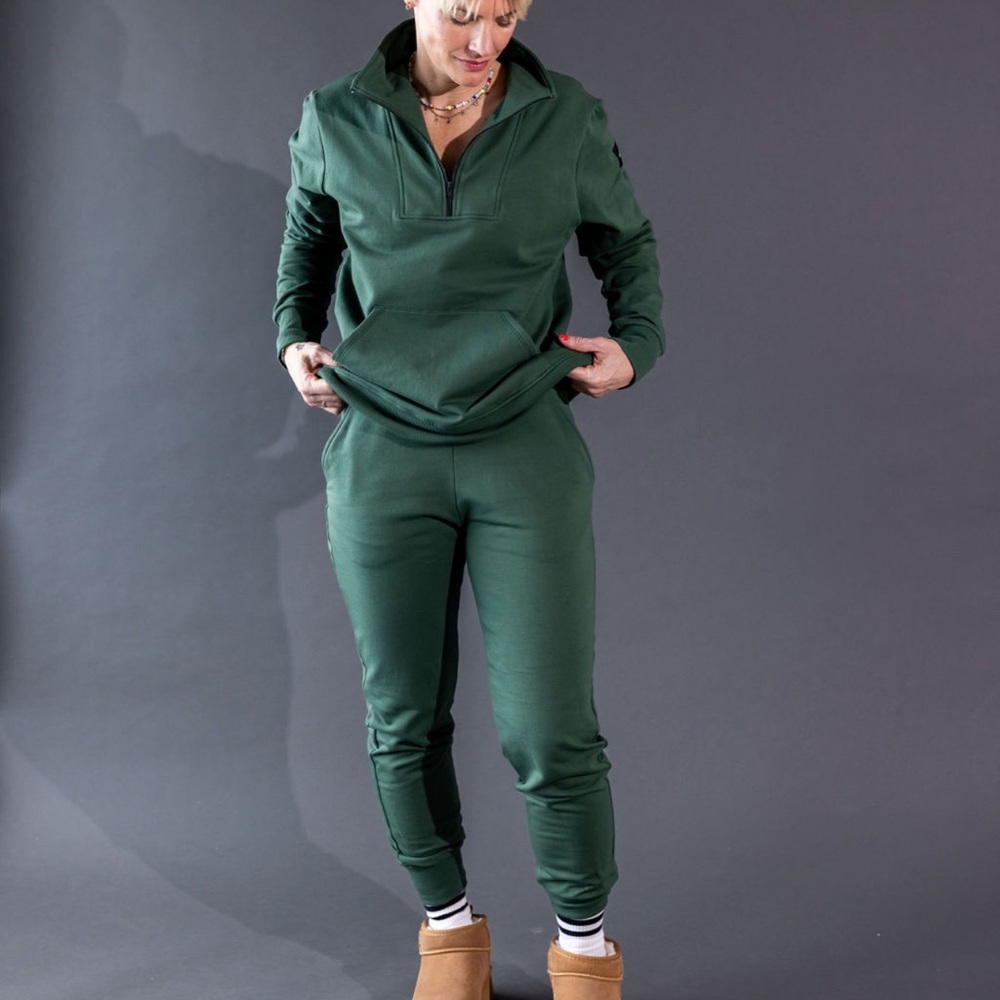 BNWT ROWE Unisex Fleece Jogger in Pine